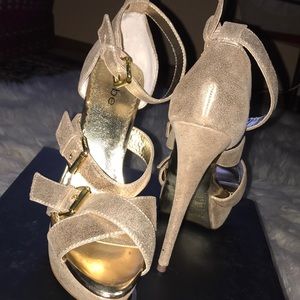 Gold high heels with Platform